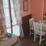 Andrea E